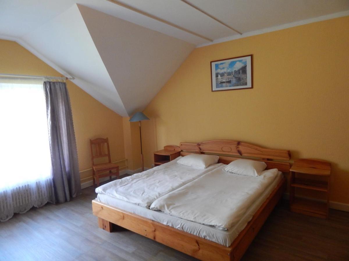 Motel Brencis Iecava Exteriör bild